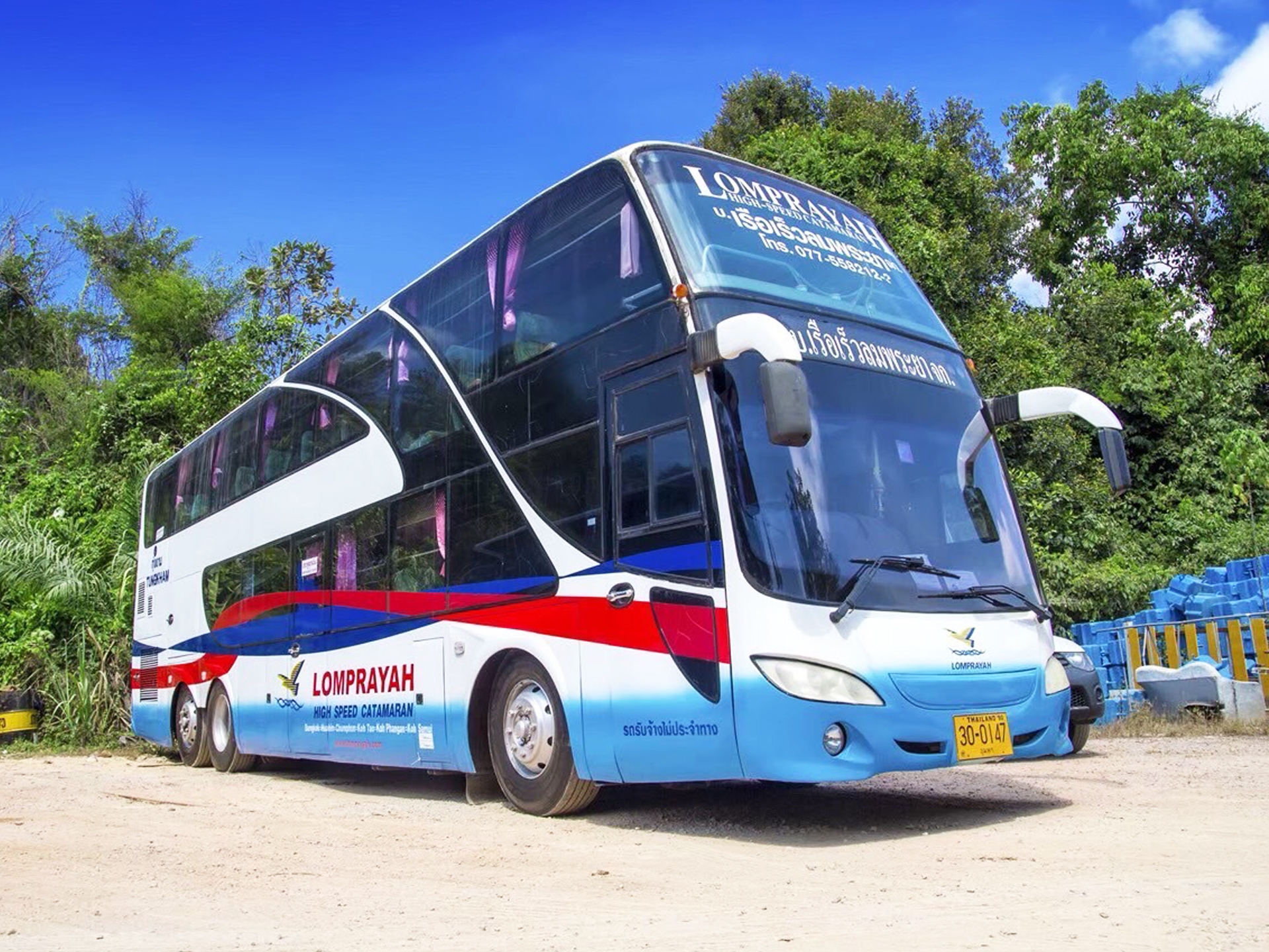 Pic - Bus - Lomprayah - Best Phuket Travel 1