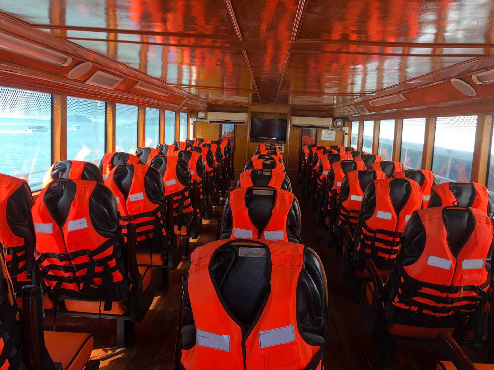 Pic - Seat 1 - Chureang - Best Phuket Travel