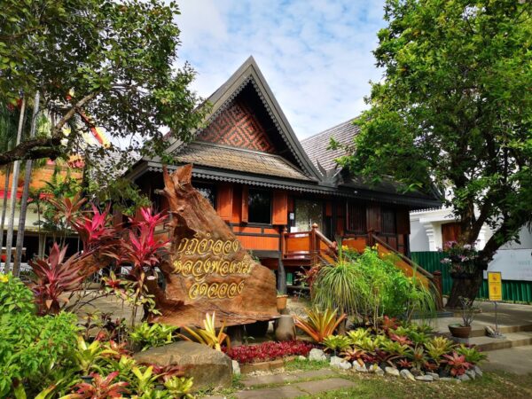 Pic - City Tour - Chalong Temple - Chummy - Best Phuket Travel