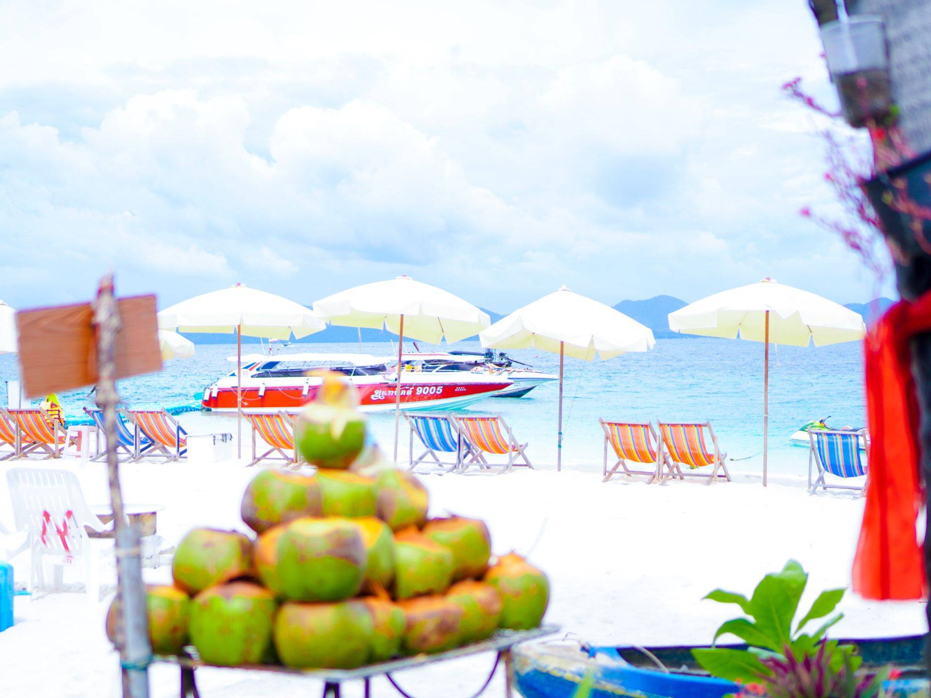 Phi Phi & Khai Islands 8 - Nonthasak Marine - Best Phuket Travel