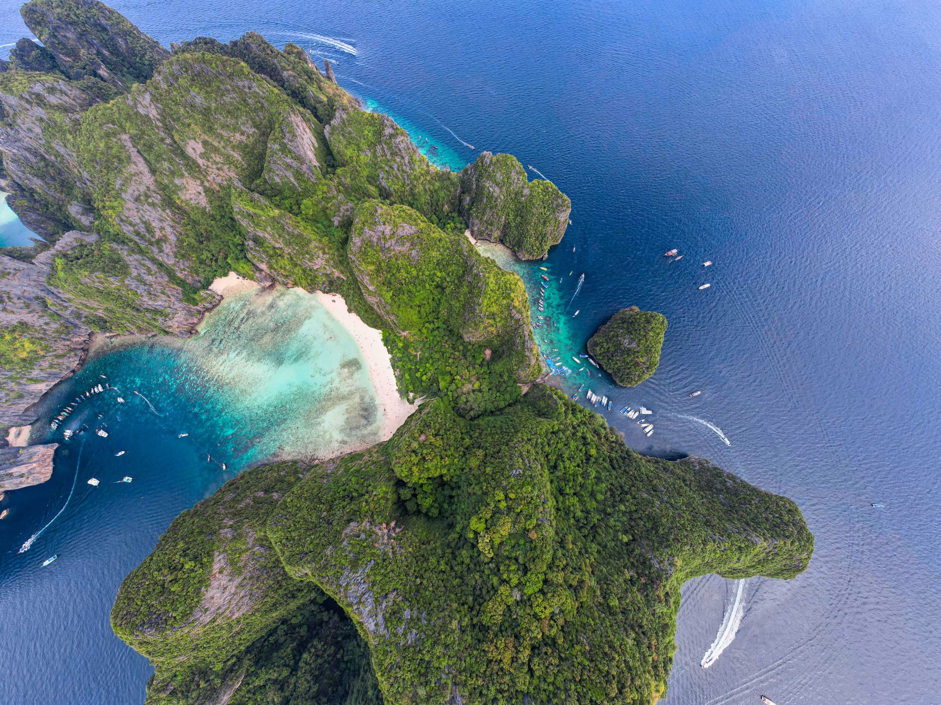 Phi Phi - Maiton - Sunset Day Trip by Speed Camataran (2) - Seastar